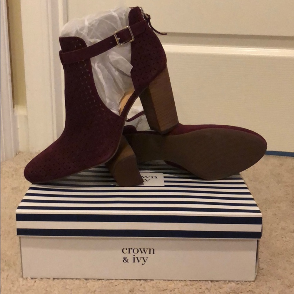 Crown & Ivy Booties